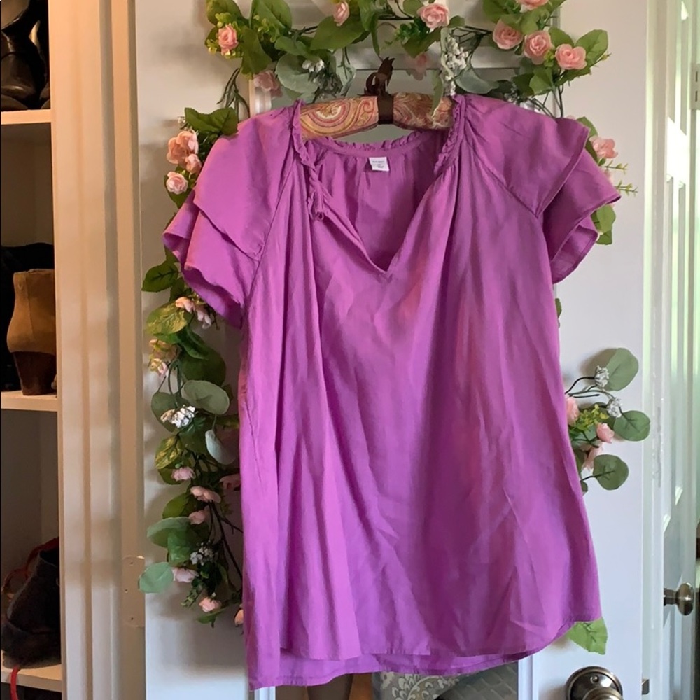 Old Navy M flutter sleeve top